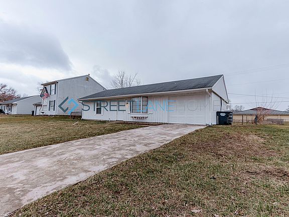 3rd image of 1735 Greenwood Dr
