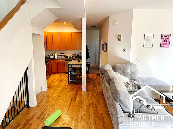 4th image of 2835 N Damen Ave APT 2F