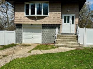 231 Fir Grove Rd, Ronkonkoma, NY 11779