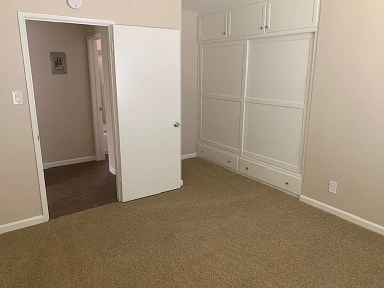 10911 Paramount Blvd — Photo 9