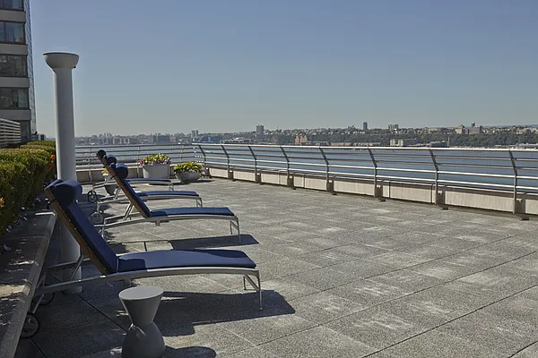 Rented by BLU Real Estate | media 23