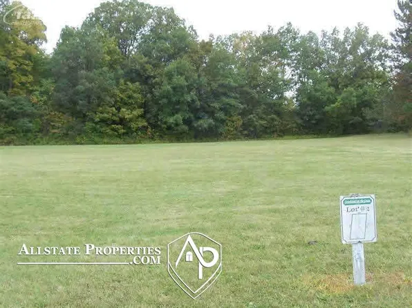 10435 Golfview Ct, Davison, MI 48423
