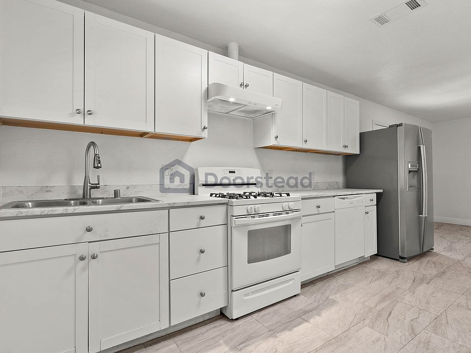 1st image of 1108 W 9th St