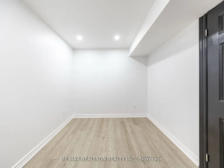 14 Grassmere Ct — Photo 27