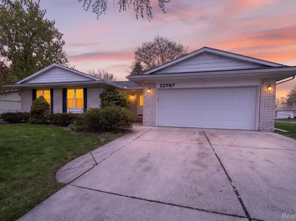 22797 Shadow Pine Way, Novi, MI 48375