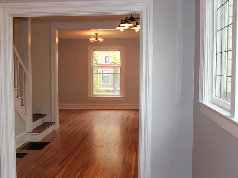 214 Warren Ave SE — Photo 7