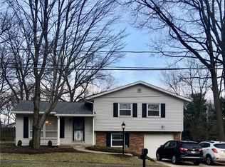 595 Eric Dr, Akron, OH