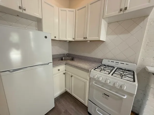 426 West 48th Street image 1 of 11