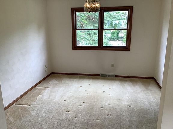 3rd image of 4670 White Pine Dr