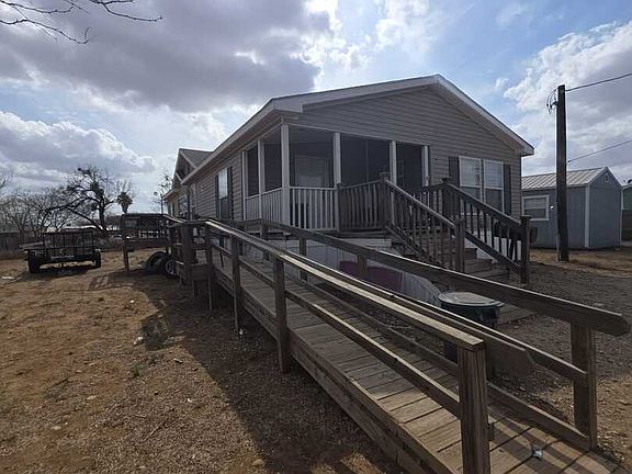 2nd image of 311 E Frio St
