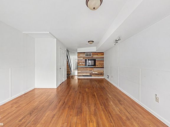 2nd image of 17 Tessa Ct Floor 2