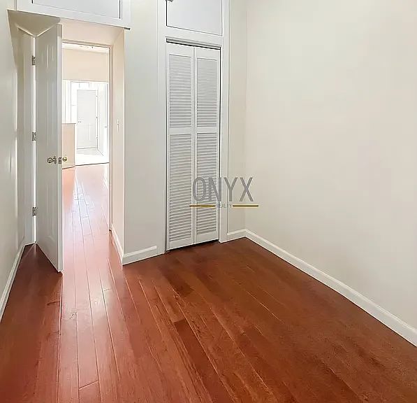 1677 Gates Ave #2L — Photo 10