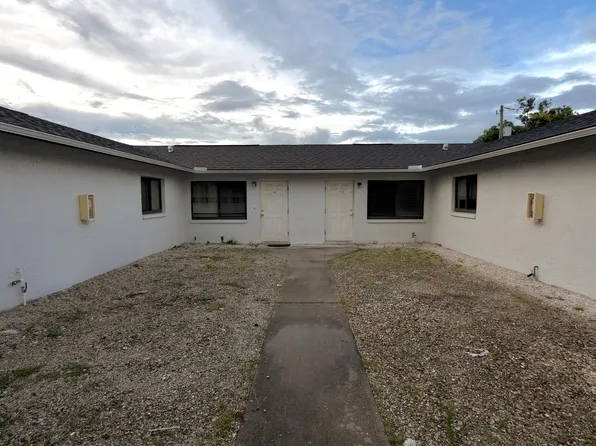 11470 Char Ann Dr, Fort Myers, FL 33908