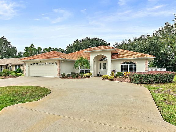 2nd image of 44 Faircastle Ln