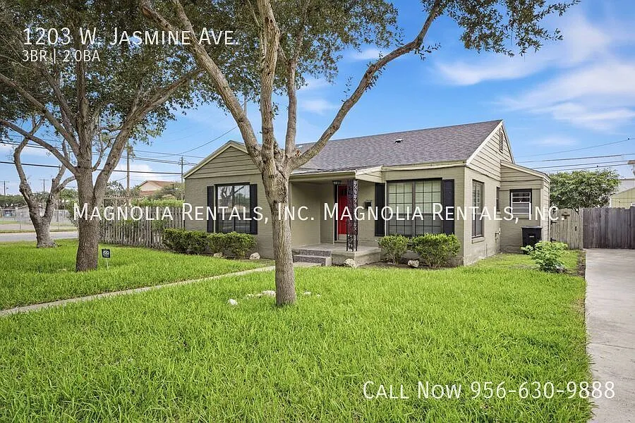 Old Town McAllen Home for Rent - Large Patio - Corner Lot — Photo 1
