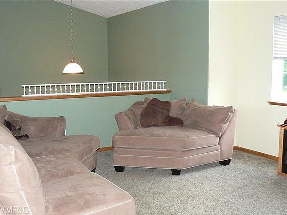 3rd image of 12489 Fargo St NE