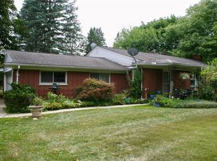 385 Apple Hill Ln, Rochester Hills, MI 48306