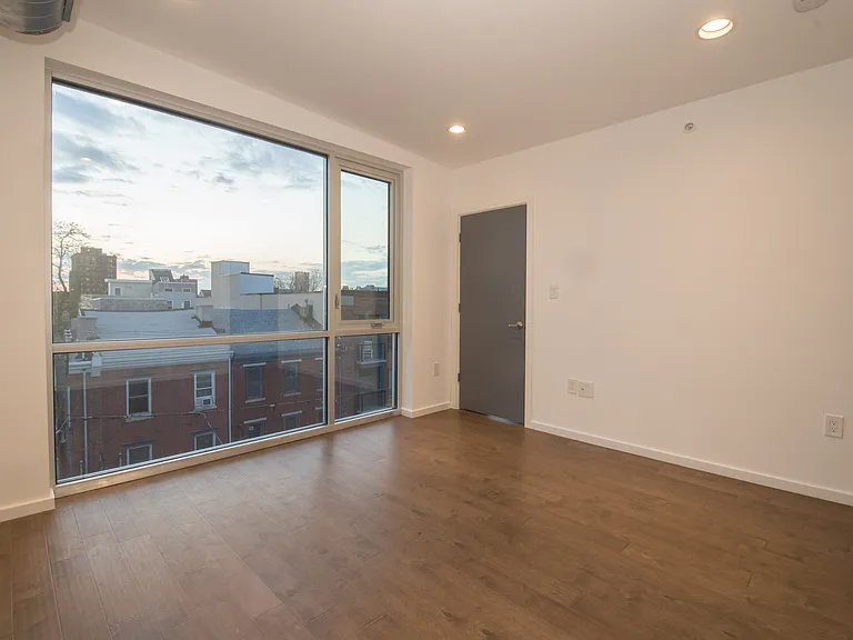 1211 N 5th St #6 — Photo 13