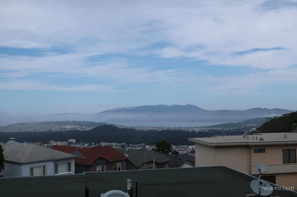 Remodeled ocean view single family home with a 2 car garage — Photo 1