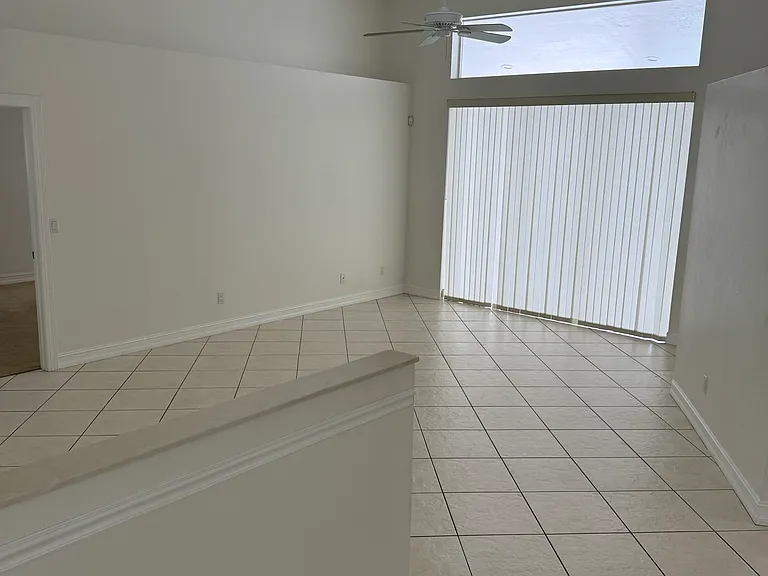 1166 Royal Palm Dr — Photo 11