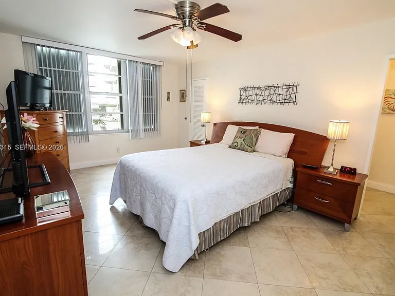 5151 Collins Ave #827 — Photo 9