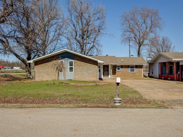 102 Magers Ave, Maysville, OK 73057
