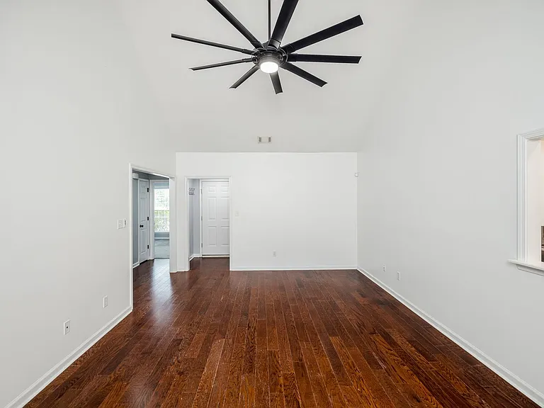 1053 Grove Landing Ln — Photo 9