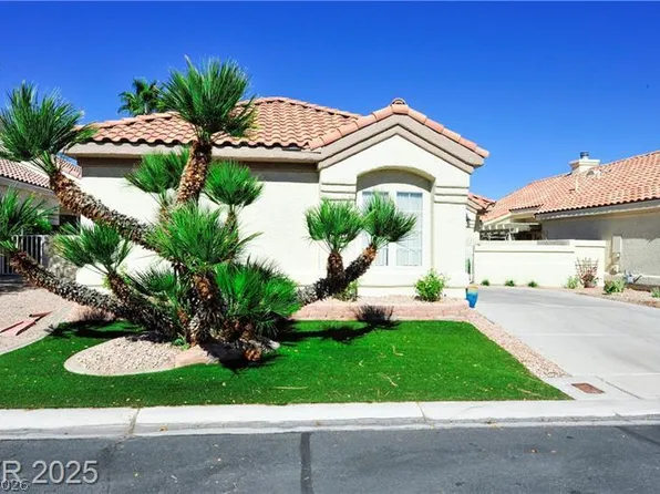 7920 Ben Hogan Dr, Las Vegas, NV 89149