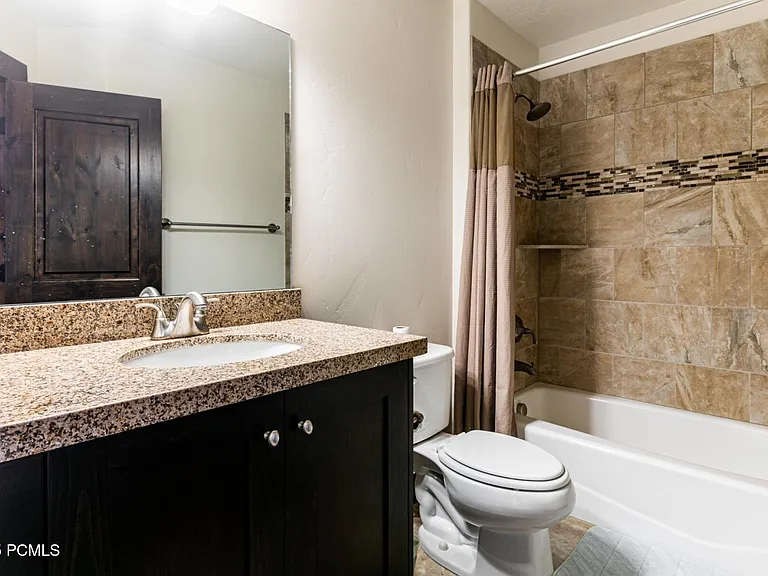 1018 W Abigail Dr — Photo 14