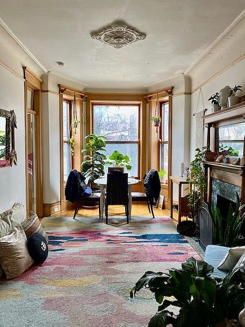 1st image of 3320 N Kenmore Ave