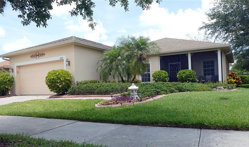 1st image of 202 Knoll Wood Dr