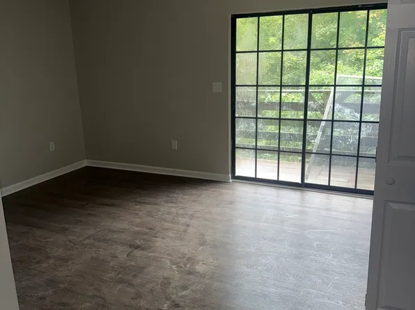 110 Kenton Ct APT 9, Radcliff, KY 40160