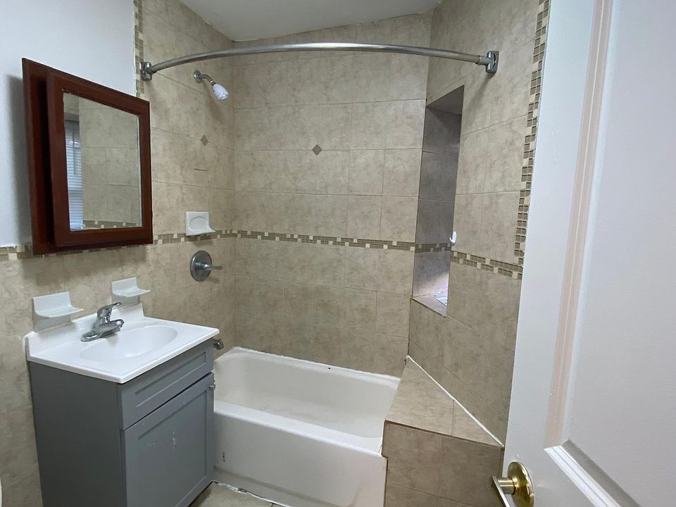 2nd image of 6118 Park Ave #A6