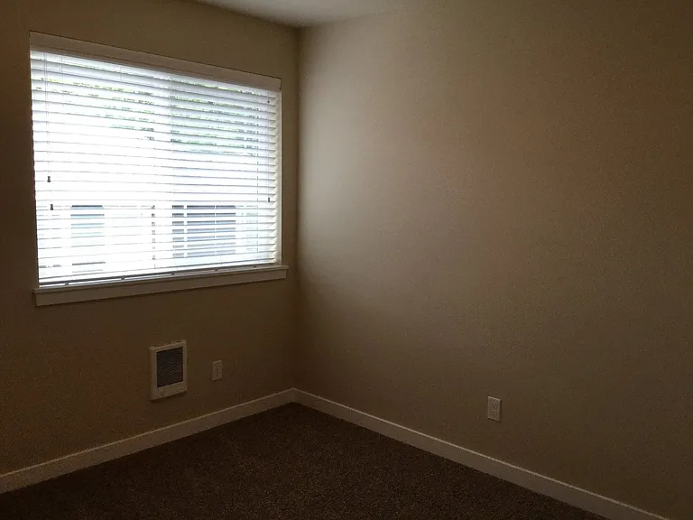1623 Burnside Pl — Photo 8