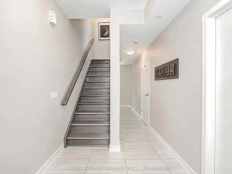 55 Sutton Ave — Photo 15