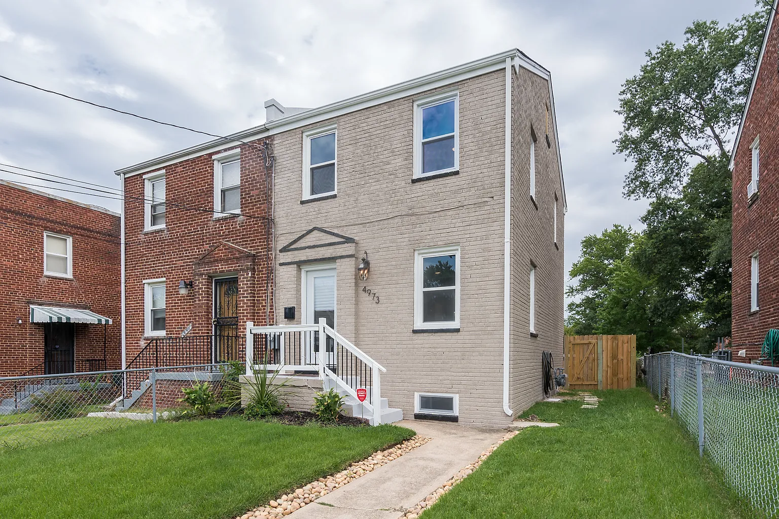 4973 8th St NE photo 1