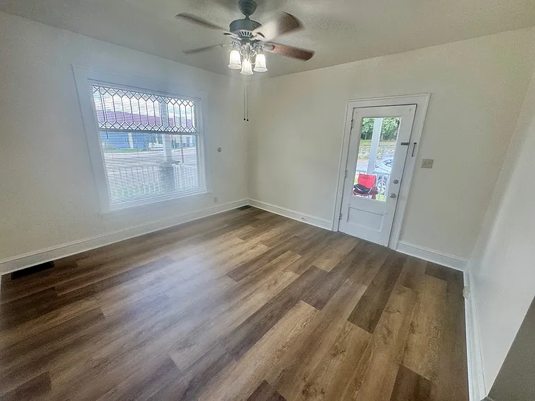 765 1/2 Market St — Photo 11