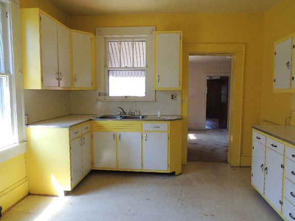 5th image of 104 Parkwood Dr