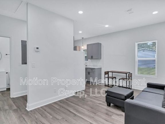 4th image of 700 Carmen Ave #A2