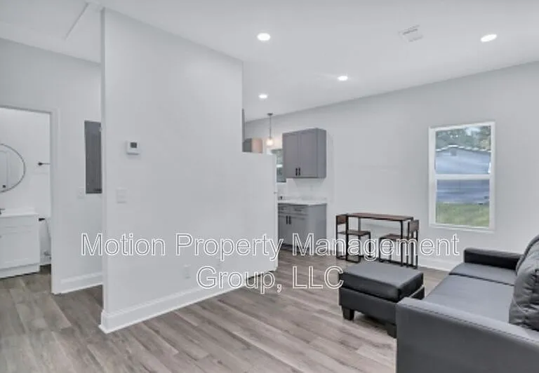 698 Carmen Ave #A2 — Photo 4