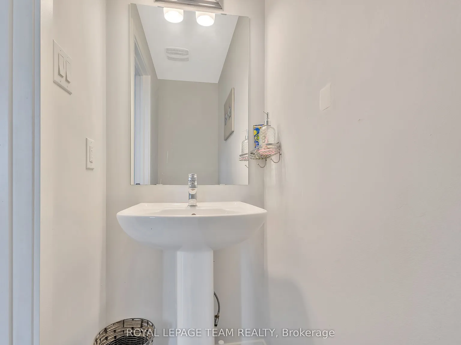 3 bed, $2,750 — Photo 2
