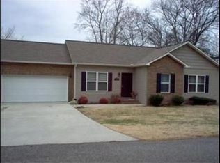 240 Pinecrest Cir, Maryville, TN 37803