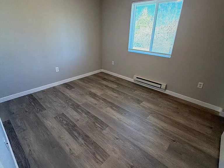 Montclair Apartments — Photo 7