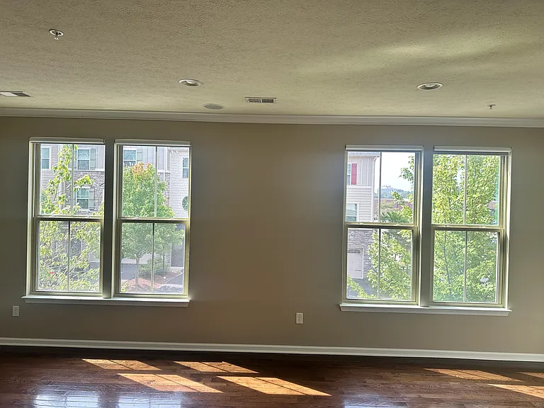 859 Beacon Ln — Photo 8