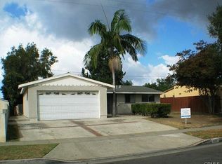 422 S Center St, Santa Ana, CA 92703