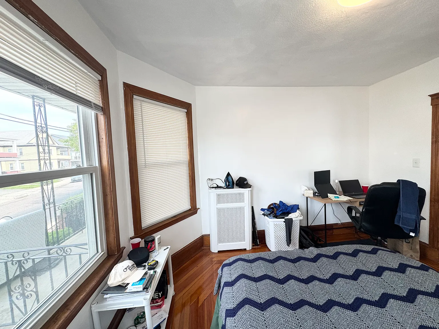 3 bed, $1,200 — Photo 3