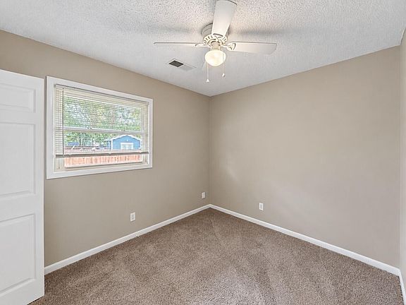 5th image of 385 Price St