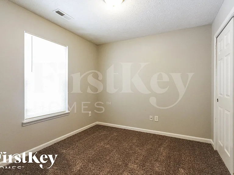 2283 Layton Park Ln — Photo 10