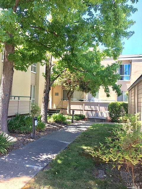 1st image of 248 Larkspur Plaza Dr