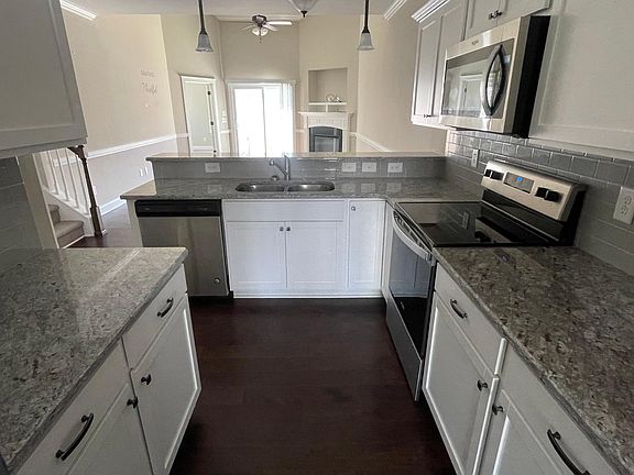 4th image of 1824 Fox Den Way #1